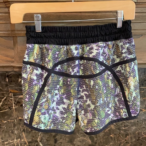 Lululemon Floral Sport Printed Short - Picture 4 of 5